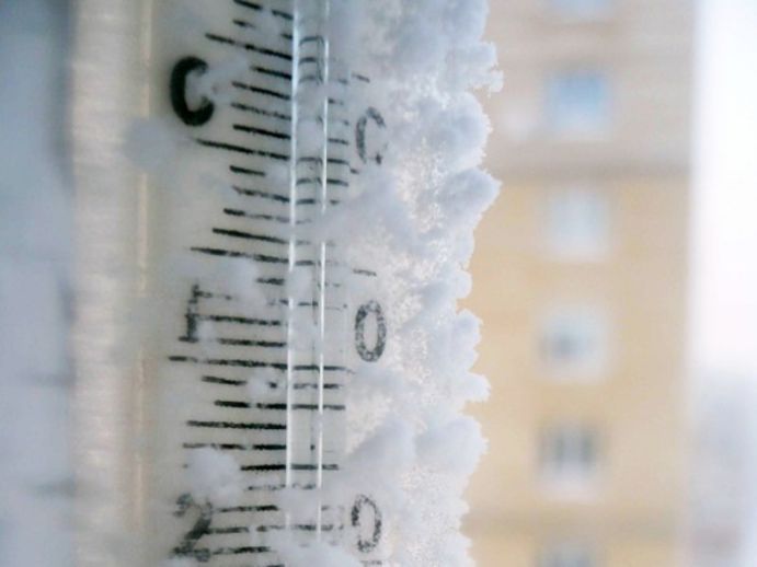 Ziua de Crăciun, 25 decembrie, va fi una caldă, însă în noaptea dintre ani vom avea precipitaţii slabe în majoritatea localităţilor.