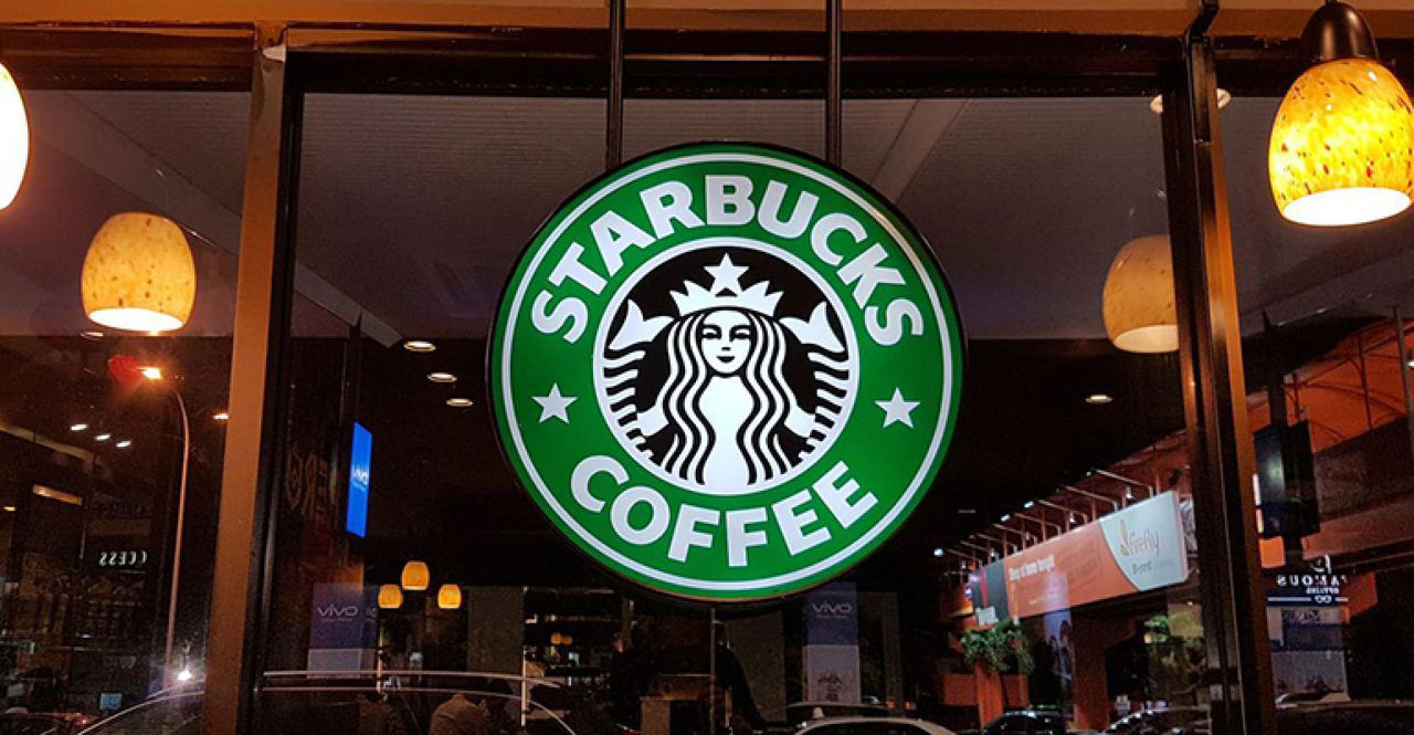 Клиенты Starbucks устали от роста цен на напитки и отказываются их покупать.