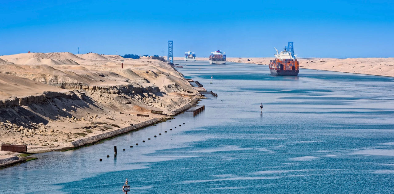 Studiu: Golful Suez se extinde. Africa se îndepărtează în continuare de Asia.