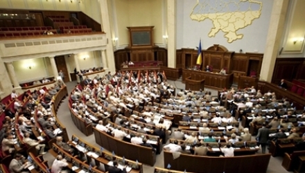 Opoziţia din Ucraina sărbătoreşte victoria, dar anunţă că vrea să câştige războiul.