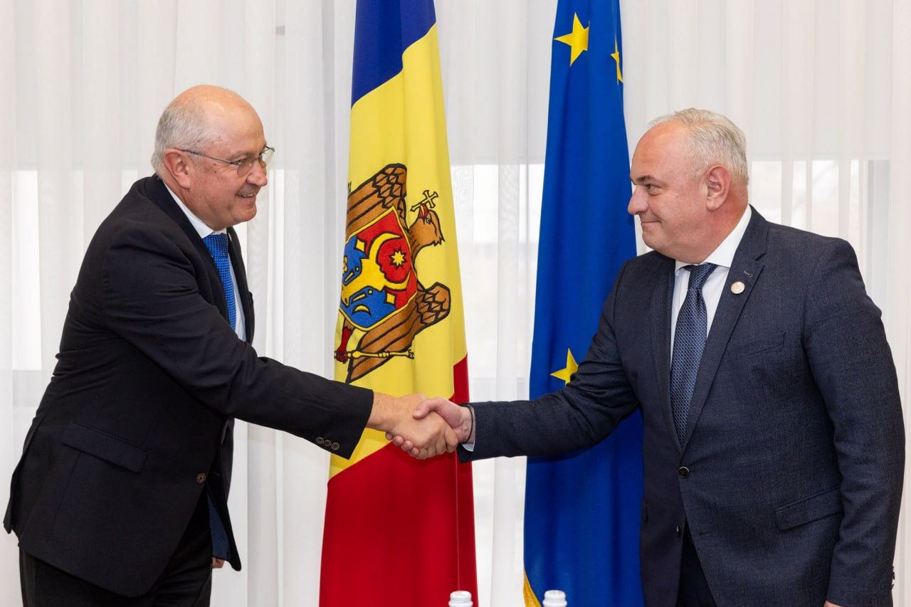 Consolidarea relațiilor moldo-ucrainene, discutată la întrevederea premierului cu ambasadorul Ucrainei.