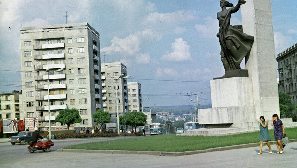 Книгу “Мой Кишинев” подготовило к выходу московское издательство “Галерия”.