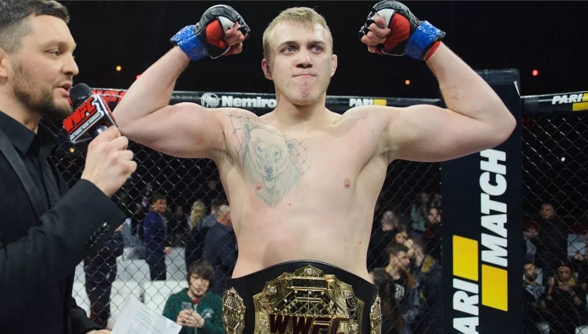 Молдаванин Спивак проведет бой с россиянином Олейником на турнире UFC.