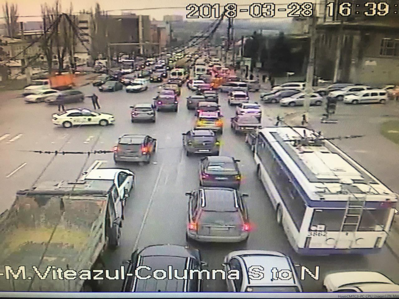 InfoTrafic 17:00: Flux majorat în Capitală. Străzi de evitat