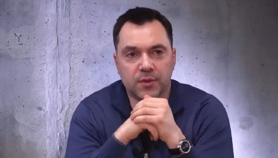 Арестович дал прогноз, когда украинские бойцы пойдут в атаку.
