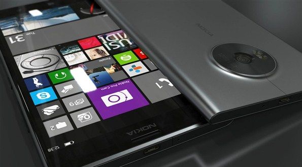 В продажу новые смартфоны - Lumia 940 и Lumia 940 XL - поступят в ноябре 2015 года.