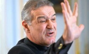 Momente epice aseară după marele derby din Campionatul Romaniei dintre Steaua şi Dinamo Bucureşti.