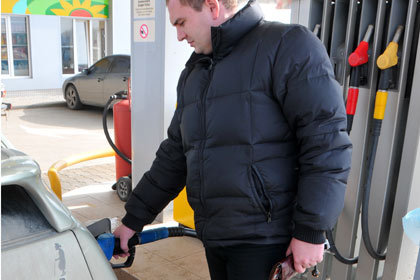 1 января 2014 года на 9,3% повысились акцизные ставки на нефтепродукты, импортируемые в нашу страну. Это предусмотрено законом о налогово-бюджетной политике.