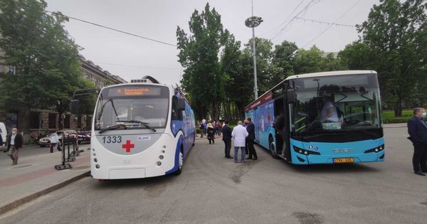 Мобильные пункты вакцинации сегодня находятся в центре столицы.
