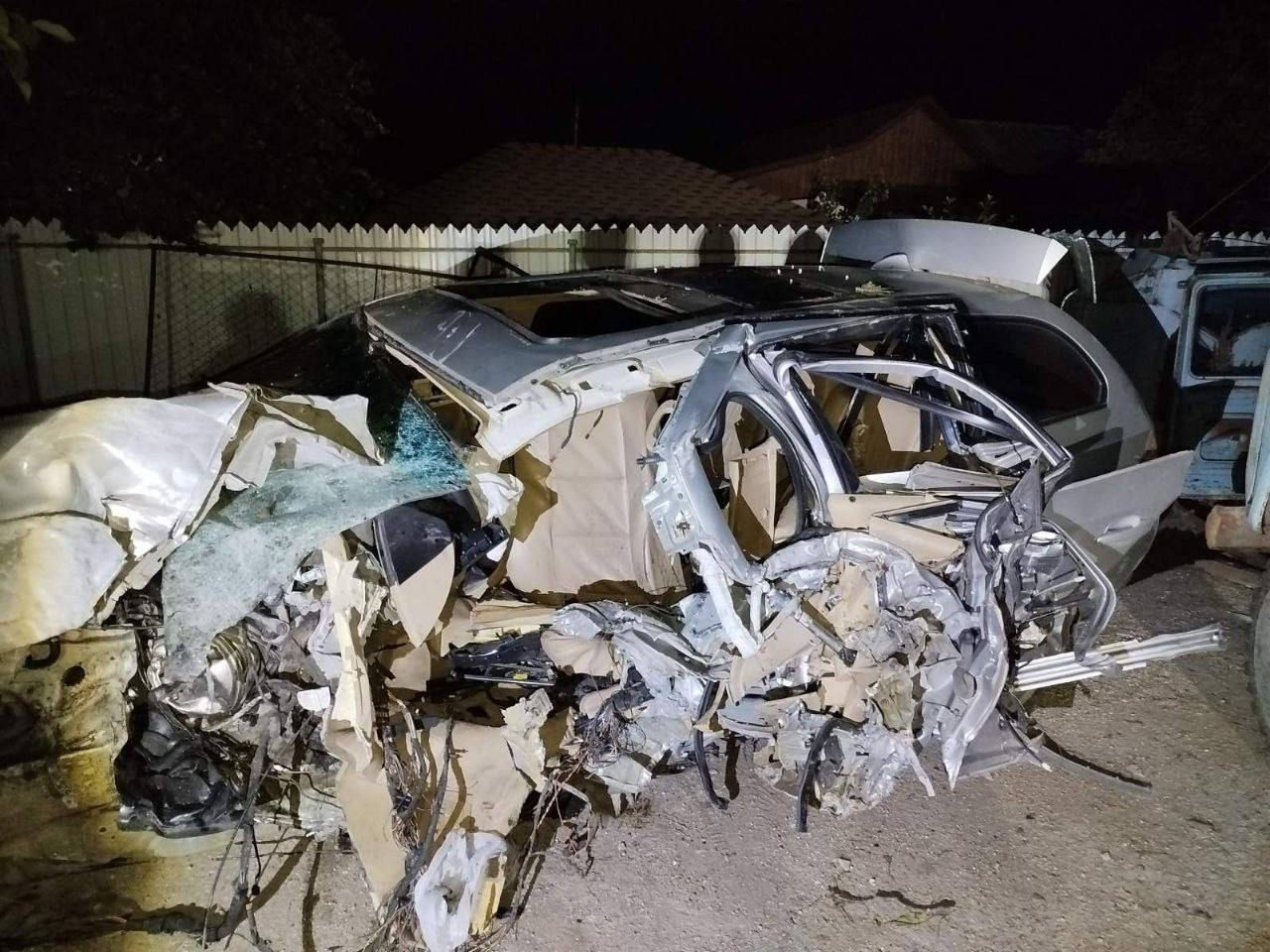 В страшном ДТП в Дондюшанах погиб мужчина, четыре человека ранены.