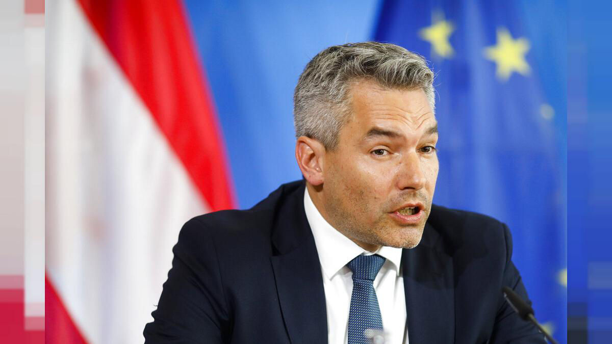 Канцлер Австрии: Статус кандидата на членство в ЕС Украина должна получить только с Молдовой.