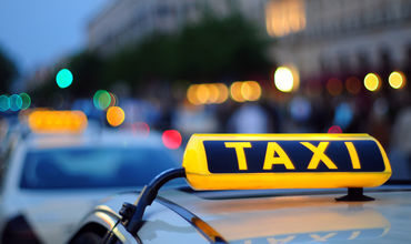 De astăzi călătoriile cu taxiul vor fi mai scumpe cu cinci lei. Foto: mskinweb.ru