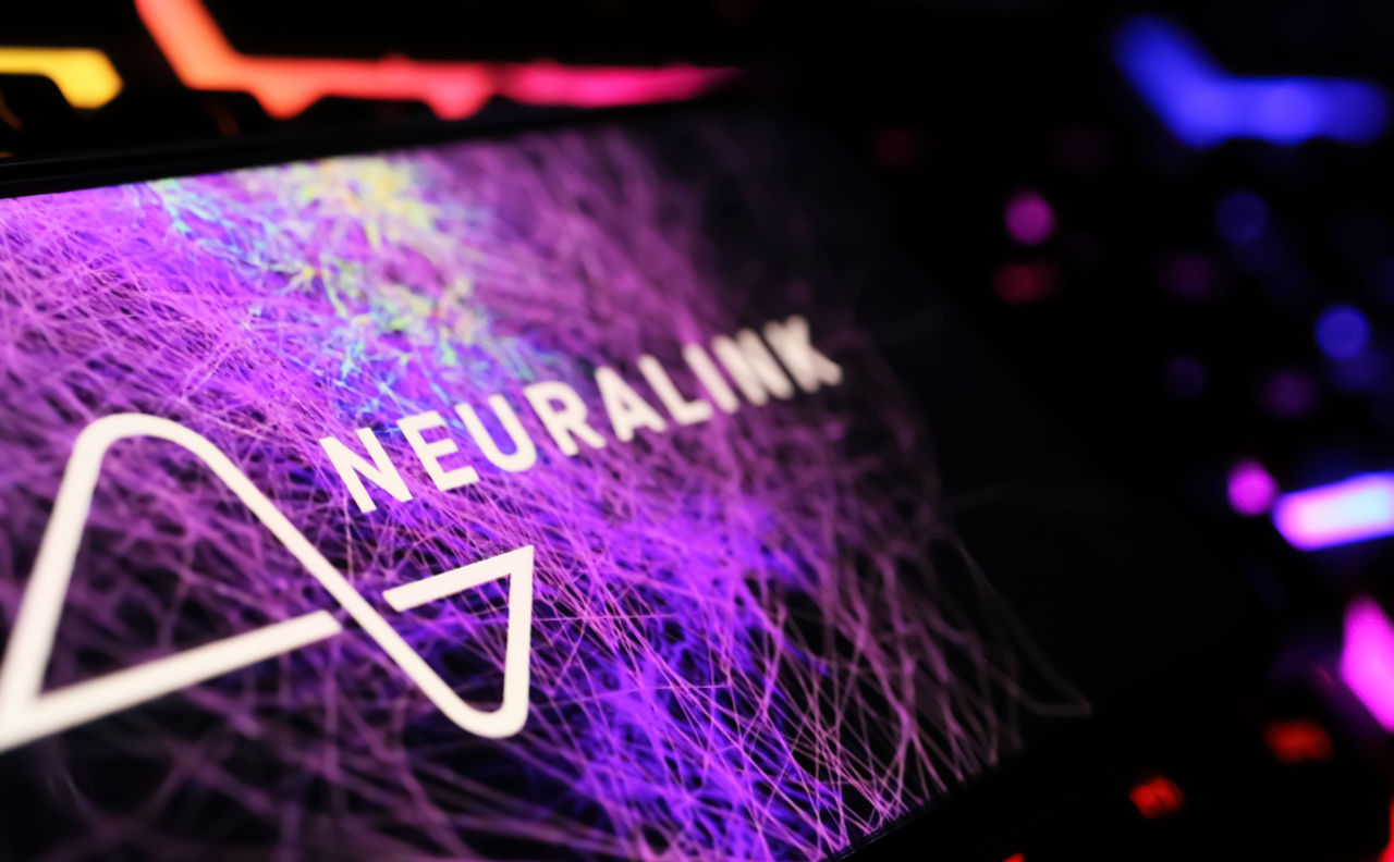 Сотрудники Neuralink намерены продать акции компании после их роста.