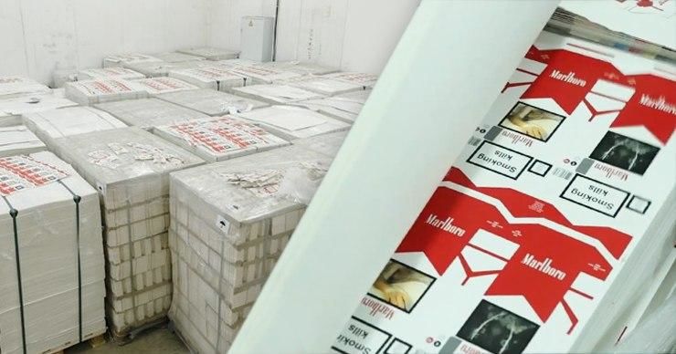 Дело о контрабанде €1,5 млн: при обысках нашли 80 тонн бумаги для сигаретных пачек.