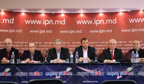 Нэстасе заявил, что власти предпринимают меры по запугиванию  участников акций протеста.