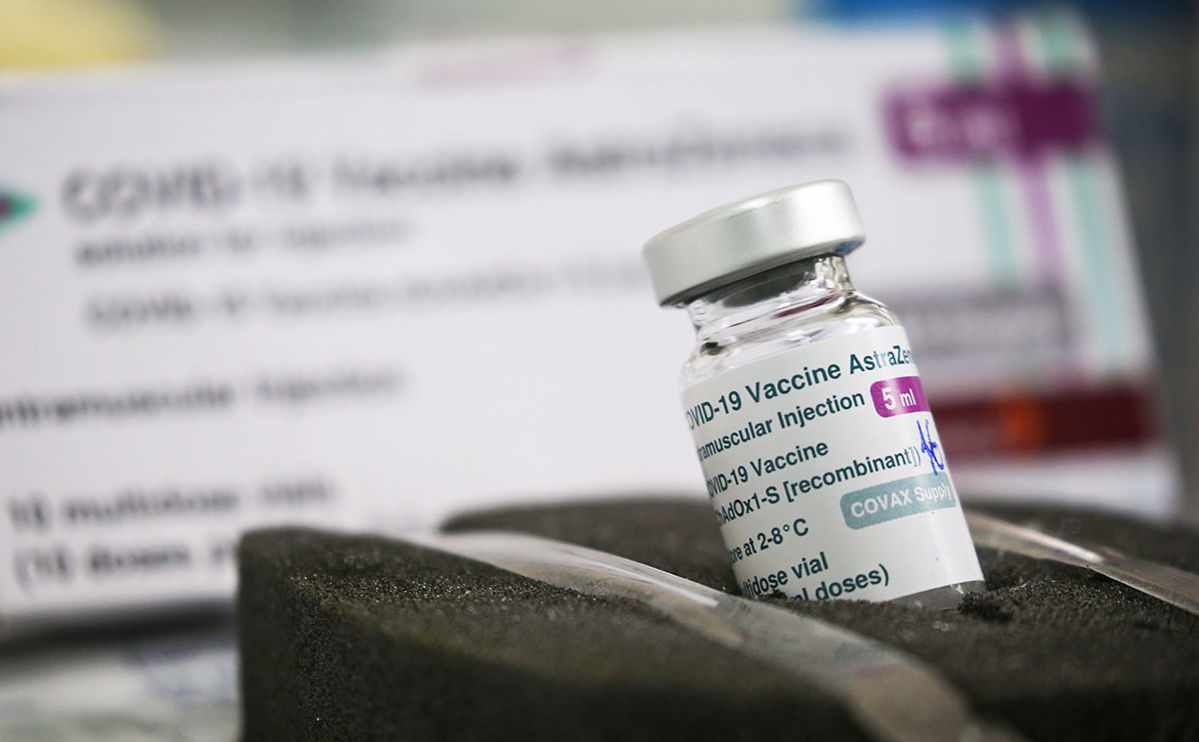 Румыния решила продолжить использовать вакцину AstraZeneca.