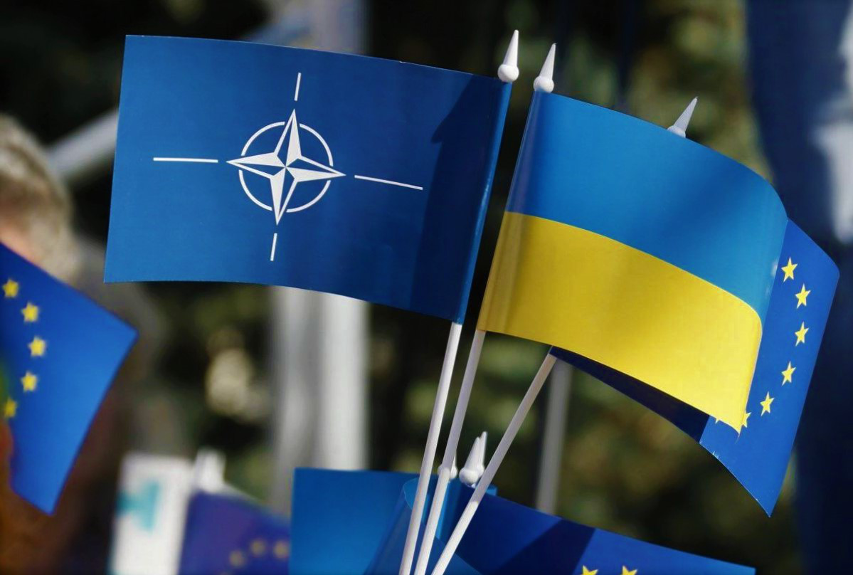 НАТО созывает срочный саммит из-за нападения России на Украину.