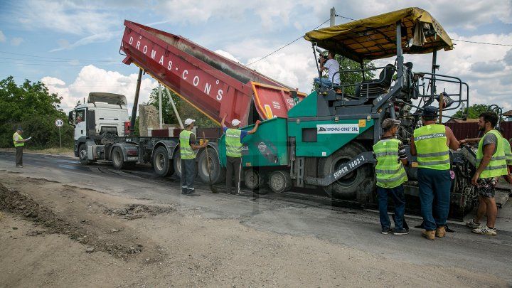 В четырех населенных пунктах Флорештского района отремонтировали дороги.