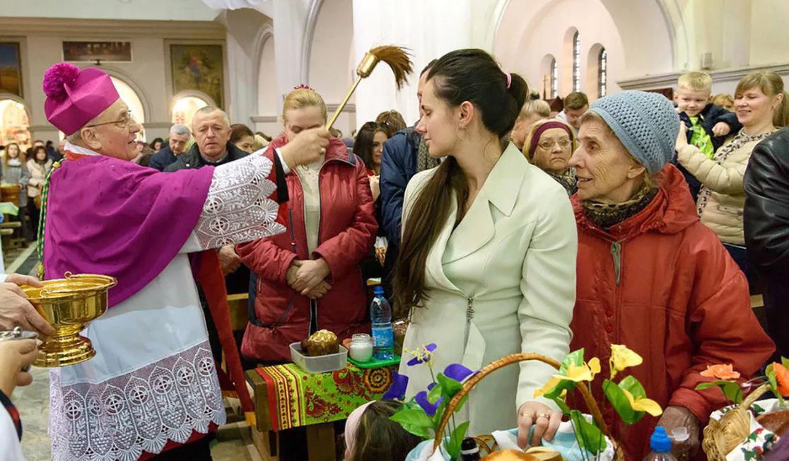 В воскресенье католики празднуют Пасху.