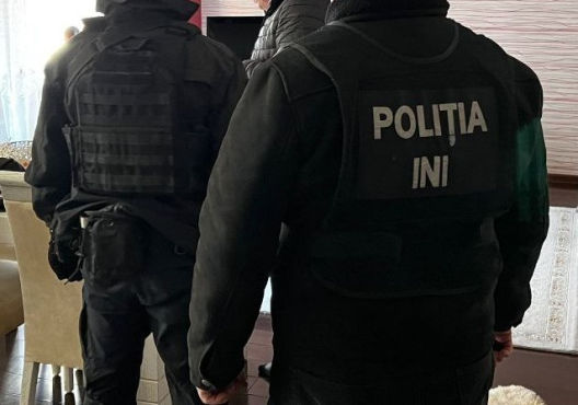 Полиция задержала мошенников за аферы с трудоустройством за границей.