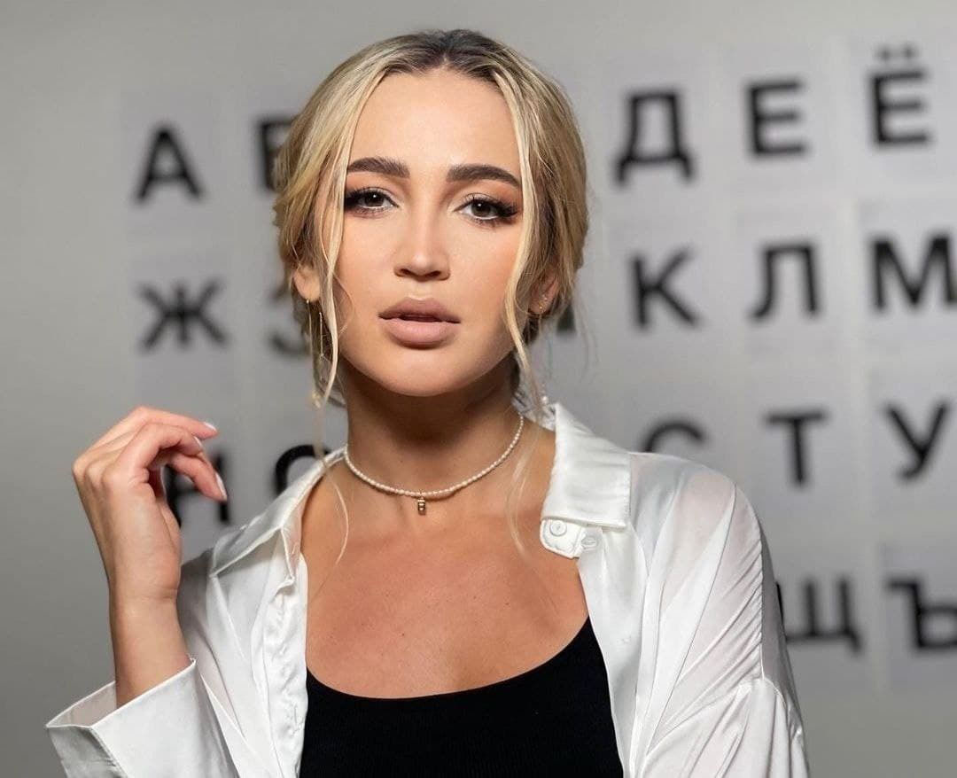 Бузова потеряла 23 млн подписчиков в Instagram.