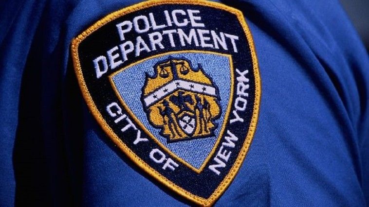 O polițistă, ucisă cu sânge rece la New York. 
