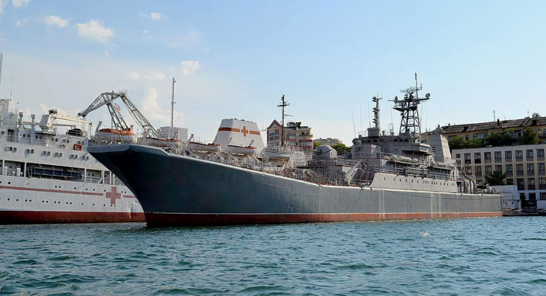 ВСУ: В Севастополе нанесен больший ущерб, поражен корабль "Константин Ольшанский".