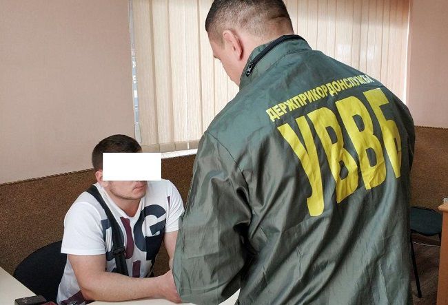 Молдаванин пытался подкупить украинского пограничника.