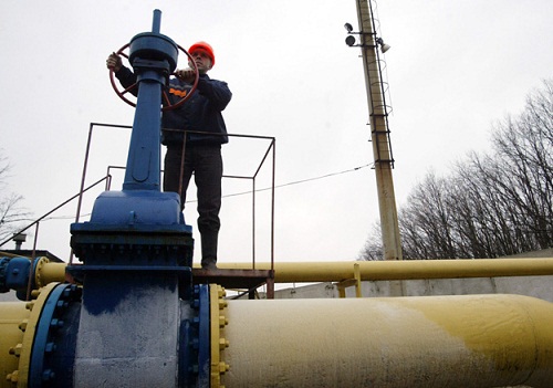 Тысячу кубометров газа мы будем закупать по цене 1010 румынских леев, что по нынешнему курсу составит около 277 долларов.