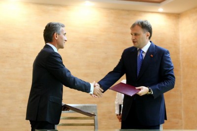 Prim-ministrul Iurie Leancă a avut ieri prima întrevedere cu liderul administraţiei de la Tiraspol, Evgheni Şevciuk.