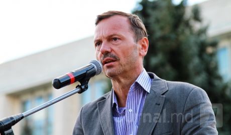 Журналист Василе Нэстасе отметил День независимости Республики Молдова уголовным делом.