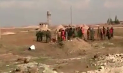 В Сирии обнаружили массовое захоронение казненных солдат.