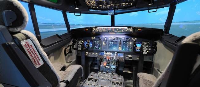 Imagini de la bordul unui avion, virale: 2 pasageri s-au încăierat la bătaie 
