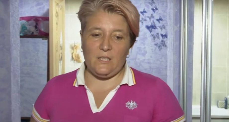 Жильцы многоэтажек пожаловались на управдома, который не чинит крышу.