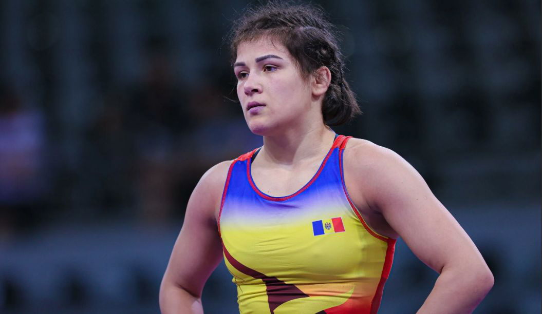 Молдавские спортсменки завоевали золото на чемпионате Европы по борьбе.