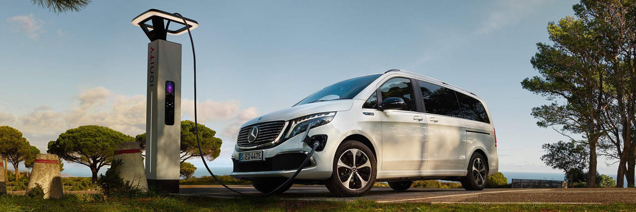 Mercedes установит 2 000 станций быстрой зарядки электромобилей во всем мире к концу 2024 года.