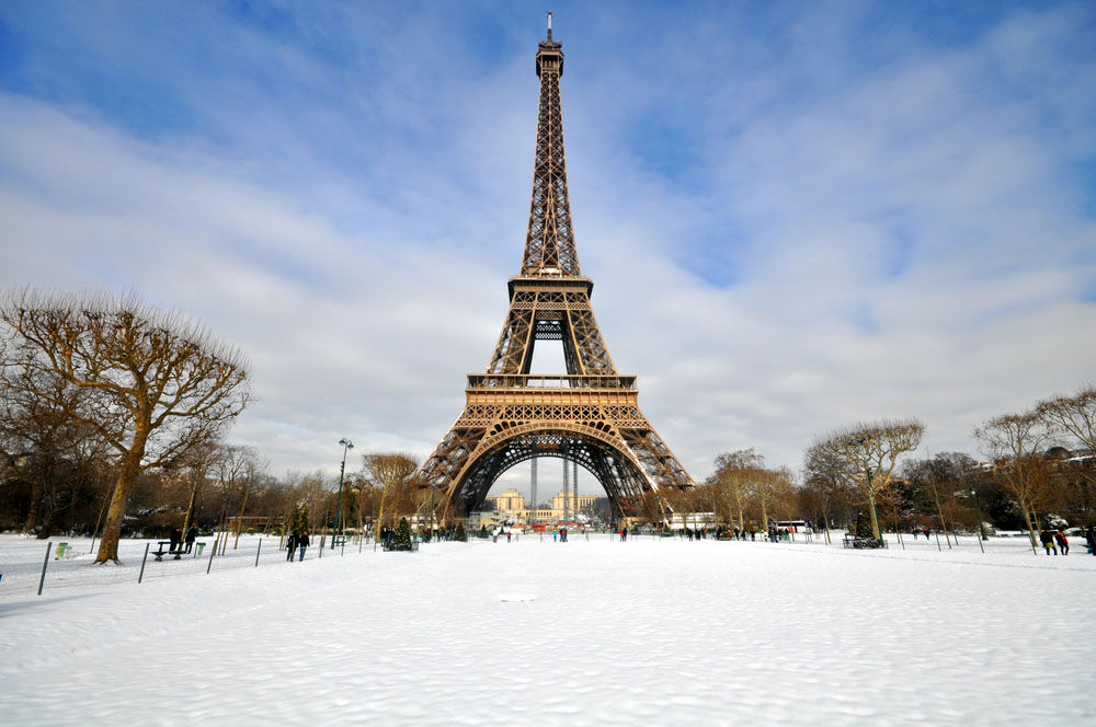 Cum arată Parisul după căderile de zăpadă neobişnuite. Foto: digi24.ro