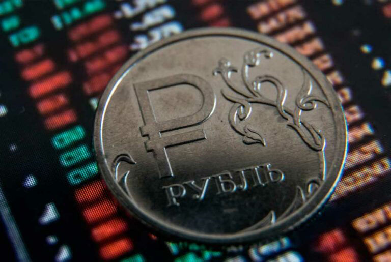 "Газпром" предложил распространить торговлю газом за рубли на СПГ.