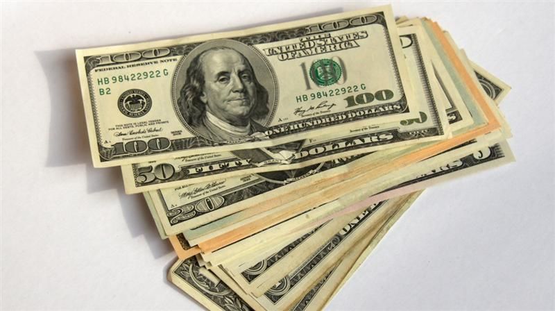 Доллар США потерял еше шесть банов и стоит 18,40.
