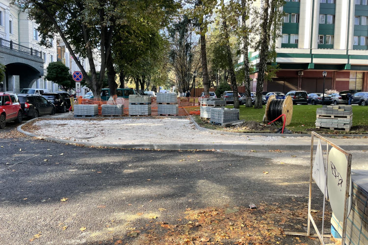 На улице в центре Кишинева перекрыли движение на полтора месяца.