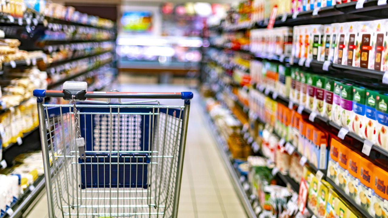 Studiu: Creșterea obezității este cauzată de marketing și accesibilitatea alimentelor.