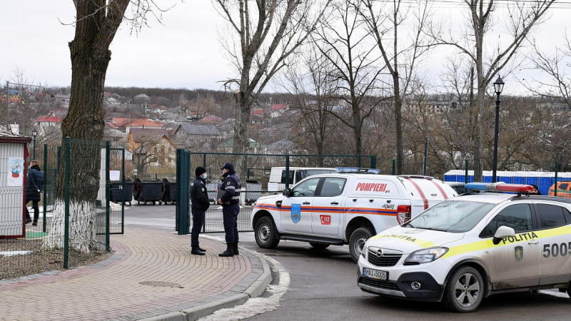 Все входы в парк OrheiLand заблокированы полицией.
