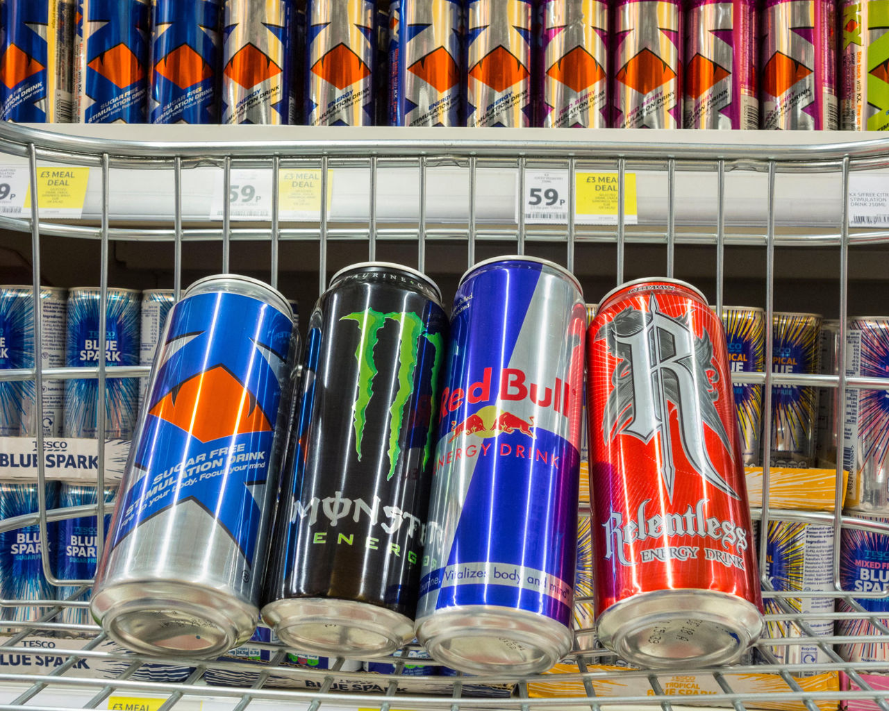 В Англии запретили продажу энергетиков детям до 16 лет.