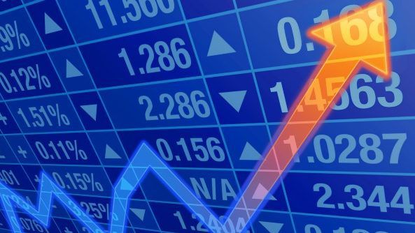 На Фондовой бирже были зарегистрированы новые транзакции с более чем 1,15 млн акций коммерческого банка, страховой компании и производственной фирмы. Фото: bizlaw.md.