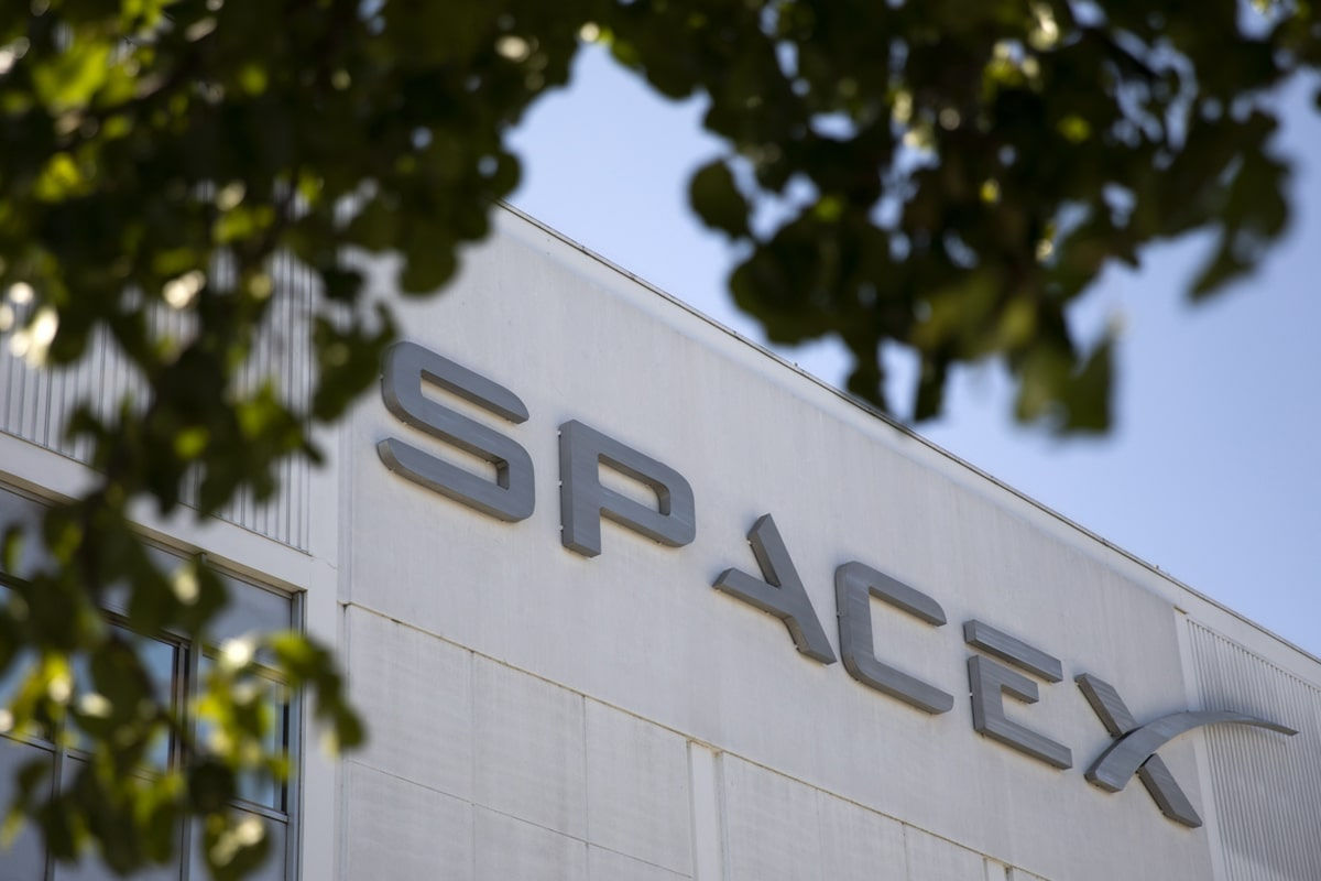 SpaceX Илона Маска продала биткоинов на $373 млн.