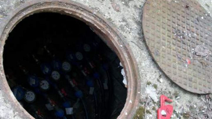 Cadavrul unui bărbat a fost găsit într-o gură de canal de pe strada Alba Iulia, din sectorul Buiucani. Foto: publika.md
