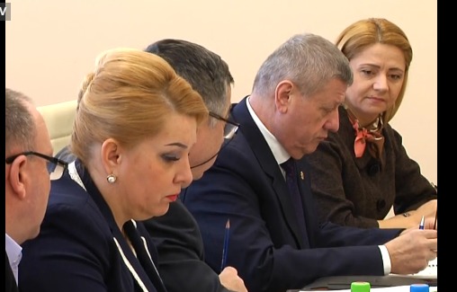 Специальная парламентская комиссия подвела предварительные итоги.