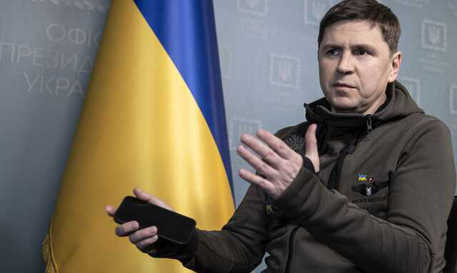 Подоляк о возможных прямых ударах по РФ: Киев уничтожит Москву другим путем.