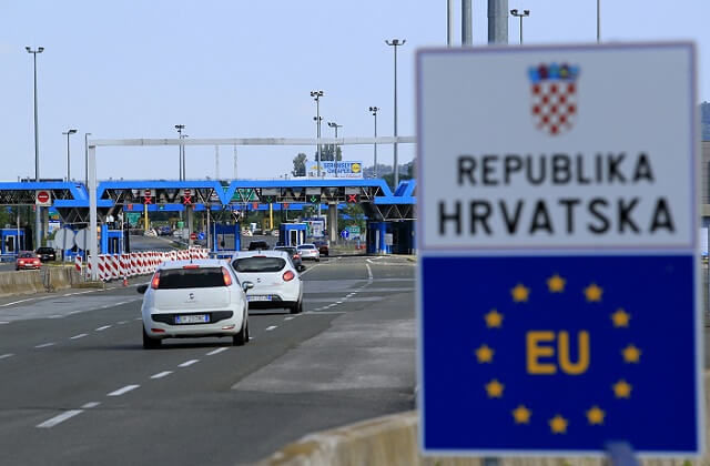 Европарламент поддержал присоединение Хорватии к Шенгенской зоне.