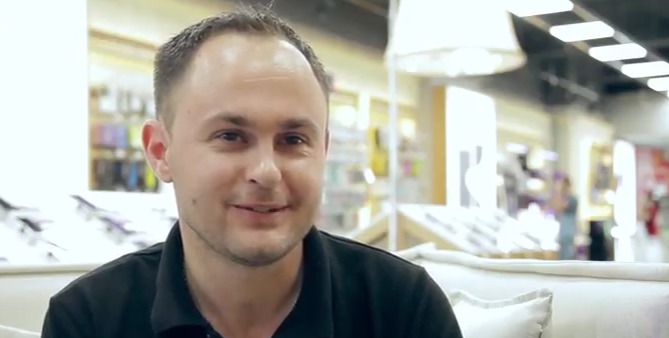 Îl lăsăm pe Vlad să vă ajute să luați decizia corectă.